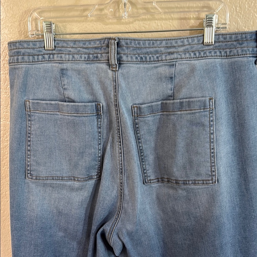 Torrid Ladies ankle wide leg Blue Jeans - Picture 6 of 10